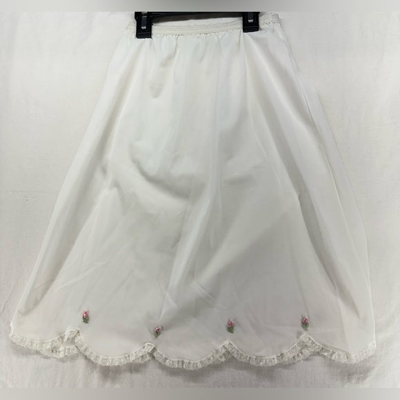 Vintage HENSON KICKERNICK Half Slip Skirt Roses Scallop Trim Nylon Pinup Size 11 - Picture 1 of 10